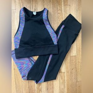 Lululemon set top size 8 bottoms size 6 runs small air dry only